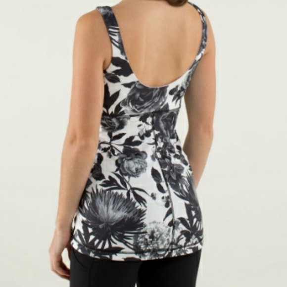 Lululemon Aria Tank ll - Picture 3 of 10